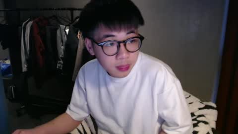 handsome_mannn online show from March 4, 4:20 pm