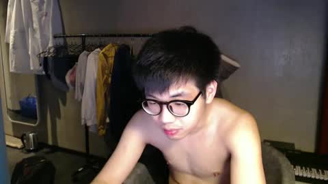 Snapshot of handsome_mannn chatting on February 24, 8:07 pm handsome_mannn online show from February 24, 8:07 pm