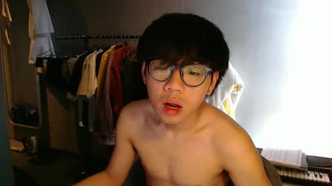 handsome_mannn online show from May 3, 9:59 am