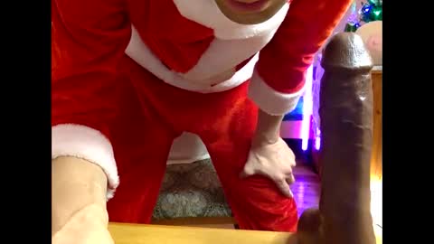 Snapshot of handsomealfie chatting on December 21, 11:45 pm HandsomeAlfie online show from December 21, 11:45 pm