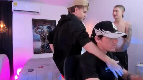 leonardfarrucknick and otis online show from November 20, 2:23 am