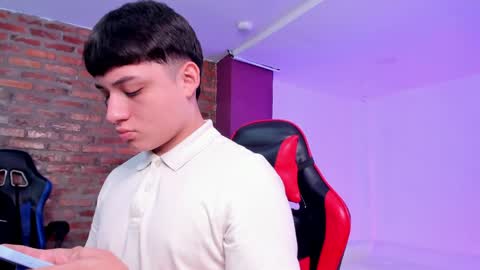 leonardfarrucknick and otis online show from March 31, 12:16 pm