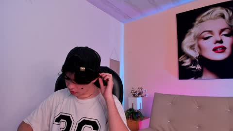 leonardfarrucknick and otis online show from April 21, 2:56 pm