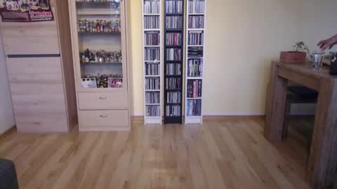 HandsomeGuy1984 online show from February 1, 9:00 am