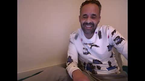 Snapshot of handsomepenis20cm chatting on October 17, 11:51 pm handsomepenis20cm online show from October 17, 11:51 pm