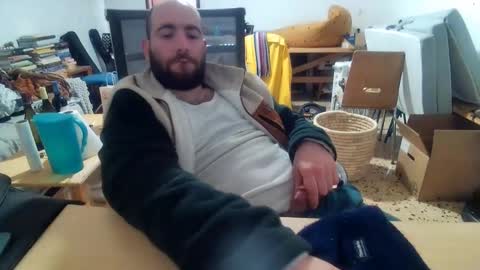 Snapshot of handyboy991 chatting on March 31, 7:14 pm handyboy991 online show from March 31, 7:14 pm