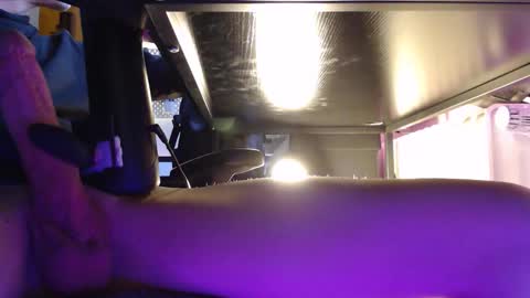 Snapshot of handyman0001 chatting on November 30, 2:21 pm Handyman online show from November 30, 2:21 pm