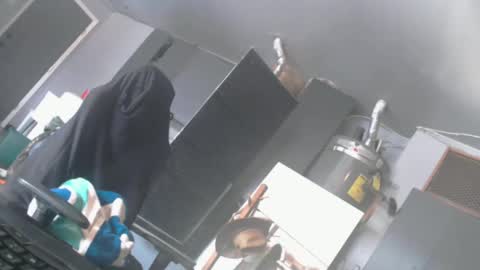 Handystudman online show from December 6, 7:01 pm