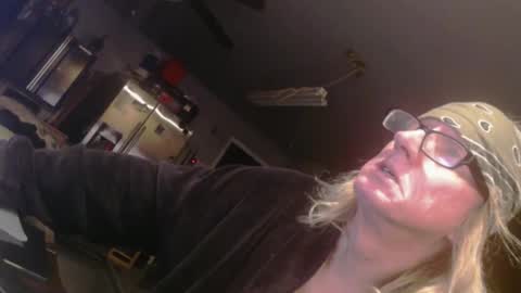 Handystudman online show from December 16, 8:20 am