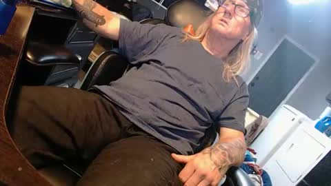 Handystudman online show from November 10, 7:24 pm