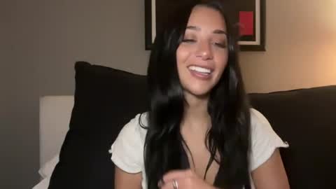Snapshot of hangoutwithvanessa chatting on June 25, 3:28 am Vanessa online show from June 25, 3:28 am