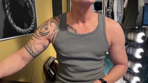 Snapshot of hankmoody6 chatting on December 31, 12:36 pm hanky online show from December 31, 12:36 pm