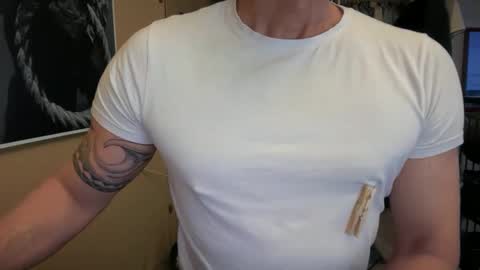 Snapshot of hankmoody6 chatting on February 14, 1:51 pm hanky online show from February 14, 1:51 pm