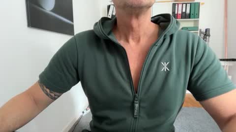 Snapshot of hankmoody6 chatting on October 19, 1:23 pm hanky online show from October 19, 1:23 pm