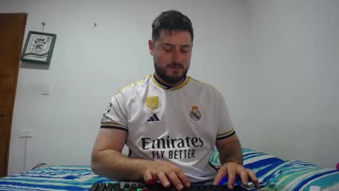 Snapshot of hankprettyboy chatting on December 18, 10:13 pm HANK online show from December 18, 10:13 pm