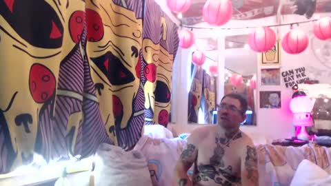 Snapshot of hankrams chatting on October 5, 3:21 pm hank rams online show from October 5, 3:21 pm