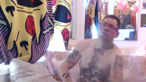 Snapshot of hankrams chatting on December 4, 3:10 pm hank rams online show from December 4, 3:10 pm