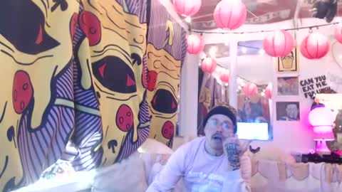 Snapshot of hankrams chatting on January 13, 1:33 am hank rams online show from January 13, 1:33 am