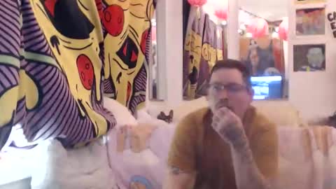 Snapshot of hankrams chatting on February 11, 2:49 am hank rams online show from February 11, 2:49 am