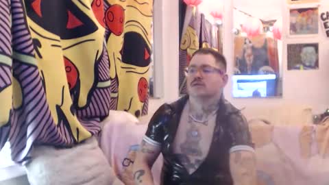 Snapshot of hankrams chatting on February 14, 8:00 am hank rams online show from February 14, 8:00 am