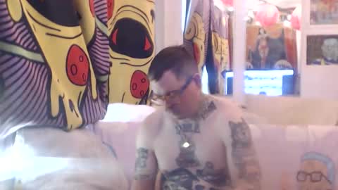 Snapshot of hankrams chatting on February 19, 8:27 pm hank rams online show from February 19, 8:27 pm