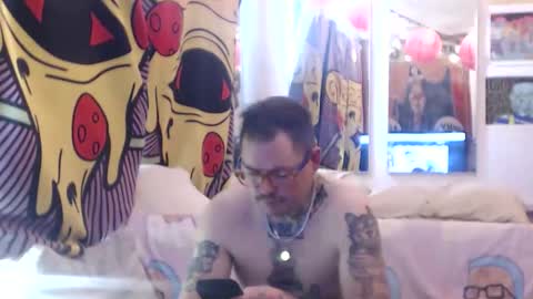 Snapshot of hankrams chatting on February 23, 8:06 pm hank rams online show from February 23, 8:06 pm