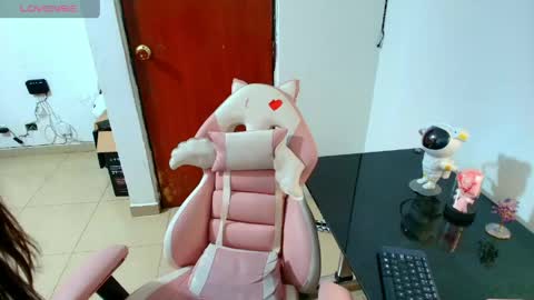 Snapshot of hanna__11_ chatting on May 24, 8:36 pm Hanna online show from May 24, 8:36 pm