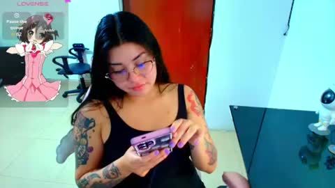 Snapshot of hanna__11_ chatting on June 17, 9:38 pm Hanna online show from June 17, 9:38 pm