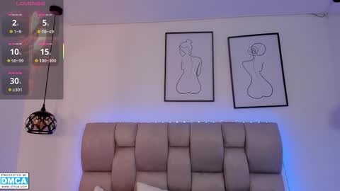 hanna__evans_ online show from March 25, 12:44 pm