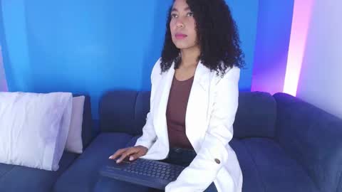 Snapshot of hanna_cupper chatting on October 29, 10:50 am Hanna online show from October 29, 10:50 am