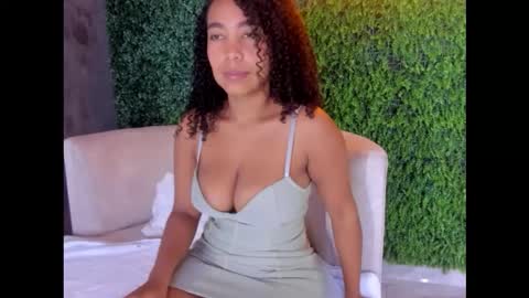 Snapshot of hanna_cupper chatting on December 2, 10:42 am Hanna online show from December 2, 10:42 am