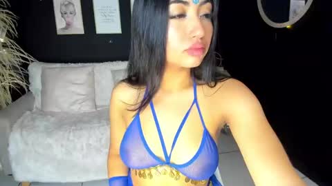  im Hanna online show from December 7, 12:13 pm