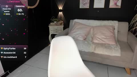  im Hanna online show from December 23, 6:05 pm