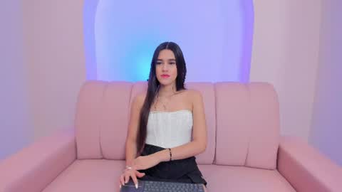 Snapshot of hanna_foxi chatting on July 2, 12:11 pm Hanna Foxi online show from July 2, 12:11 pm