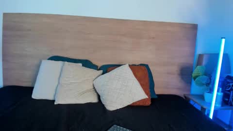 Snapshot of hanna_garciia chatting on December 4, 5:21 pm online show from December 4, 5:21 pm