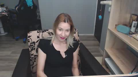 Snapshot of hanna_ha chatting on March 5, 8:00 pm hanna_ha online show from March 5, 8:00 pm