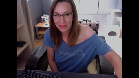Snapshot of hanna_ha chatting on May 17, 10:44 am hanna_ha online show from May 17, 10:44 am