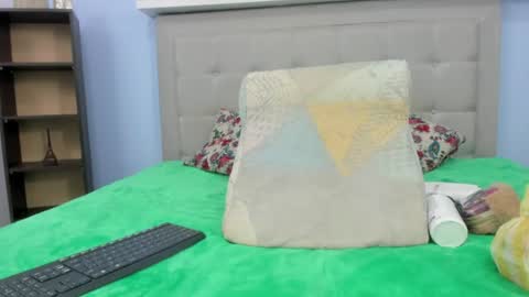 Snapshot of hanna_hornyx20 chatting on July 11, 12:24 am hanna_hornyx20 online show from July 11, 12:24 am