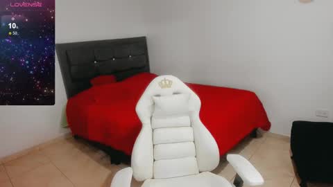 Snapshot of hanna_hottxx chatting on February 15, 7:06 am hanna_hottxx online show from February 15, 7:06 am