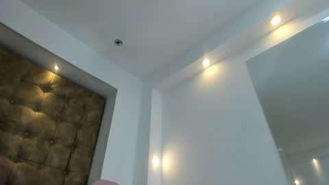 Snapshot of hanna_jadidi chatting on December 22, 7:00 am Hanna online show from December 22, 7:00 am