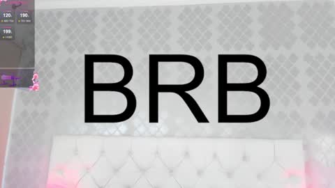 Snapshot of hanna_kiim chatting on December 21, 3:53 pm online show from December 21, 3:53 pm