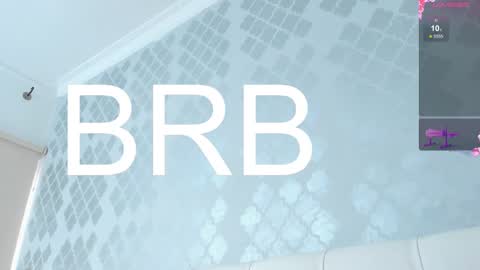 Snapshot of hanna_kiim chatting on January 15, 3:50 pm online show from January 15, 3:50 pm