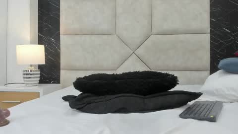 Hanna lens online show from March 4, 9:43 pm