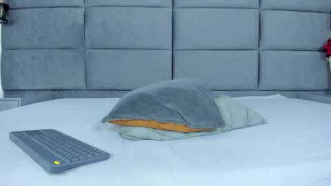 Hanna lens online show from November 24, 11:04 pm