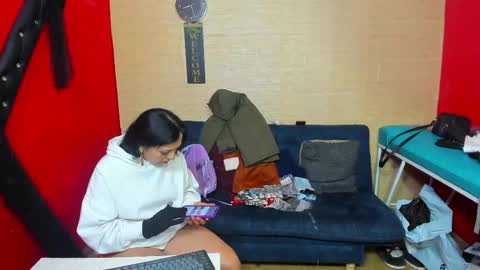 Hanna online show from October 4, 1:25 am