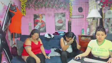 Snapshot of hanna_mature01 chatting on May 8, 12:10 pm Hanna online show from May 8, 12:10 pm