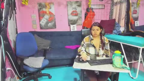Snapshot of hanna_mature01 chatting on May 21, 12:34 pm Hanna online show from May 21, 12:34 pm