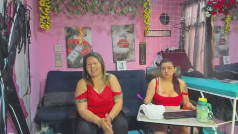 Snapshot of hanna_mature01 chatting on May 26, 1:29 pm Hanna online show from May 26, 1:29 pm
