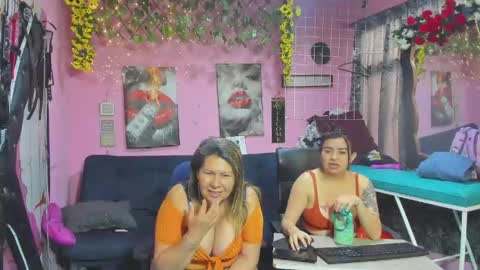 Snapshot of hanna_mature01 chatting on May 29, 12:25 pm Hanna online show from May 29, 12:25 pm