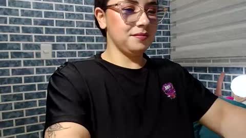 hanna_moons online show from April 22, 2:36 am